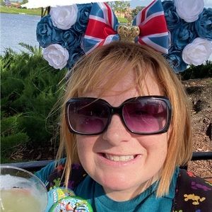 Meet your Posher, Carrie